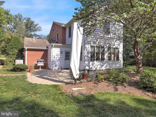 62 OAK LN, Lancaster, PA 17603