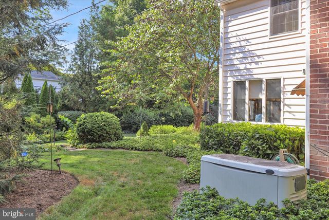 62 OAK LN, Lancaster, PA 17603