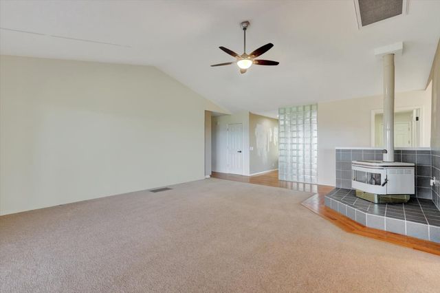 10428 Riffle Box Rd, Rough And Ready, CA 95975