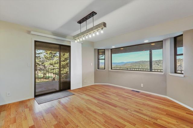 10428 Riffle Box Rd, Rough And Ready, CA 95975