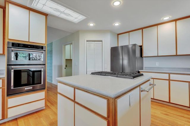 10428 Riffle Box Rd, Rough And Ready, CA 95975