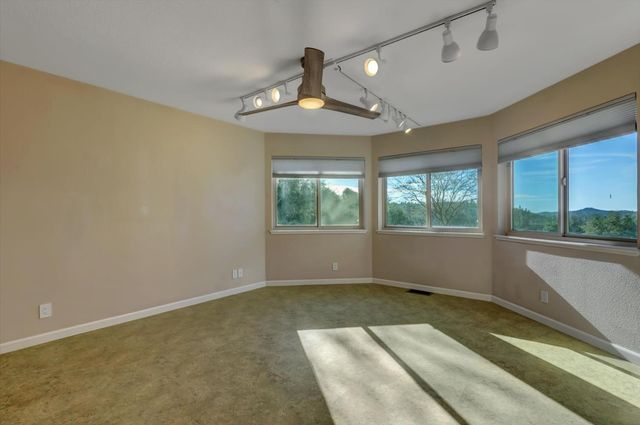 10428 Riffle Box Rd, Rough And Ready, CA 95975