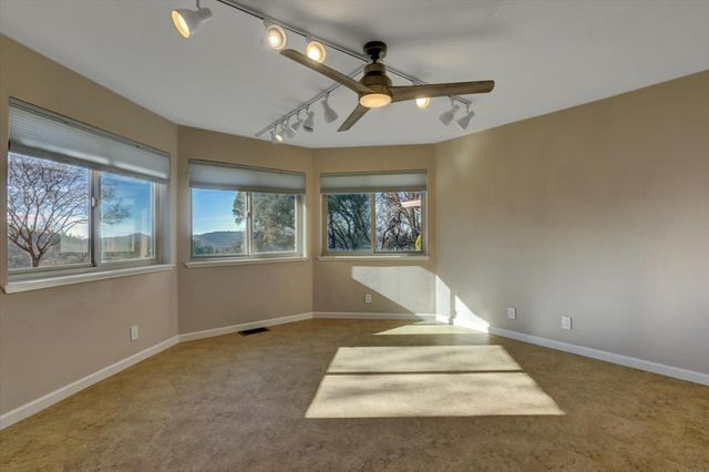 10428 Riffle Box Rd, Rough And Ready, CA 95975