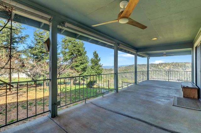 10428 Riffle Box Rd, Rough And Ready, CA 95975