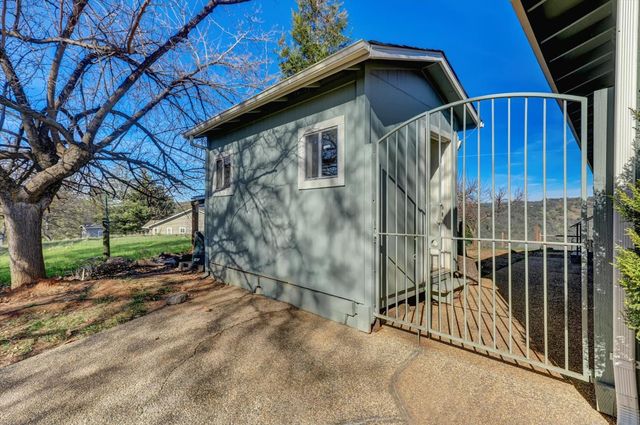 10428 Riffle Box Rd, Rough And Ready, CA 95975