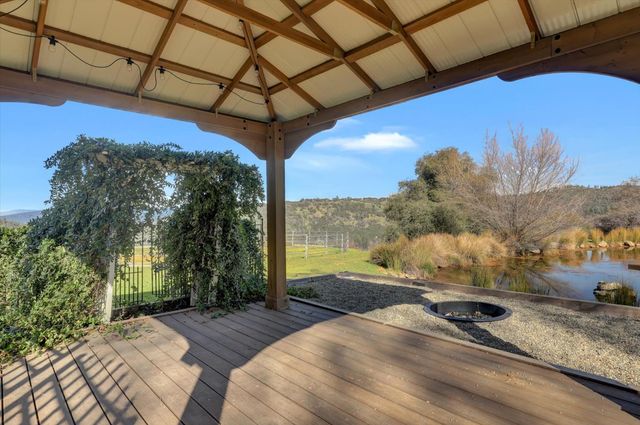 10428 Riffle Box Rd, Rough And Ready, CA 95975