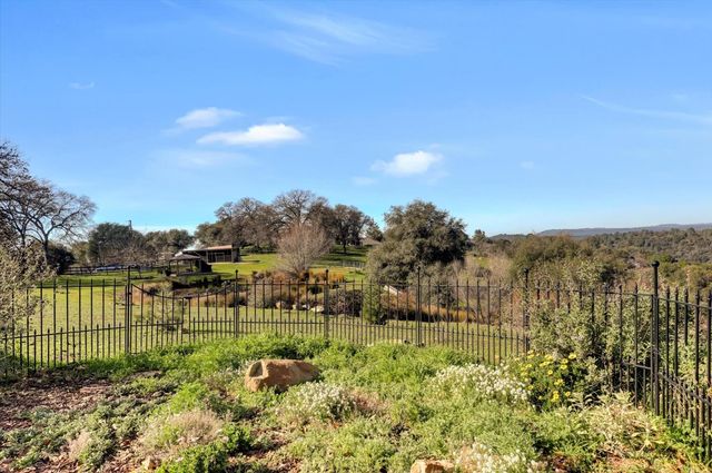 10428 Riffle Box Rd, Rough And Ready, CA 95975