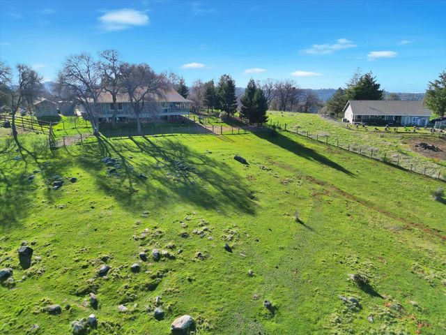 10428 Riffle Box Rd, Rough And Ready, CA 95975