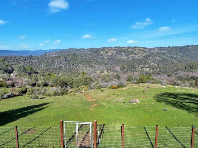 10428 Riffle Box Rd, Rough And Ready, CA 95975