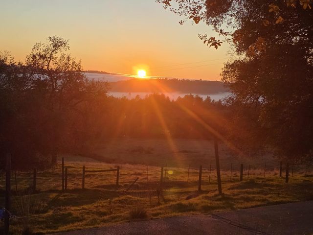 10428 Riffle Box Rd, Rough And Ready, CA 95975