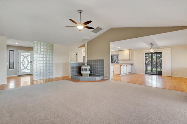 10428 Riffle Box Rd, Rough And Ready, CA 95975