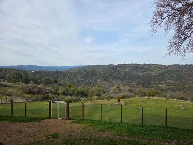 10428 Riffle Box Rd, Rough And Ready, CA 95975