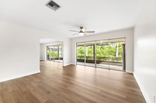 7281 N Pine Park Dr N, Lake Worth, FL 33467