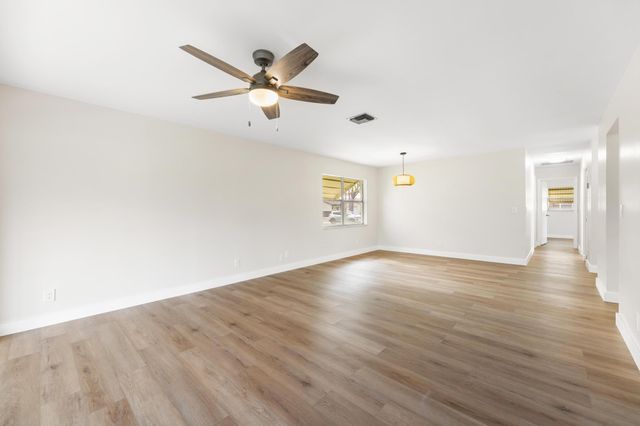 7281 N Pine Park Dr N, Lake Worth, FL 33467