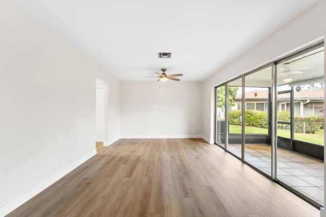 7281 N Pine Park Dr N, Lake Worth, FL 33467