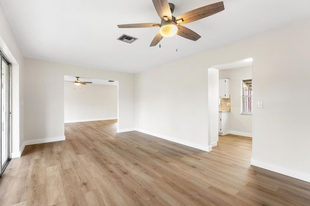 7281 N Pine Park Dr N, Lake Worth, FL 33467