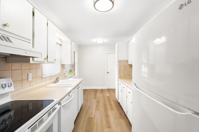 7281 N Pine Park Dr N, Lake Worth, FL 33467