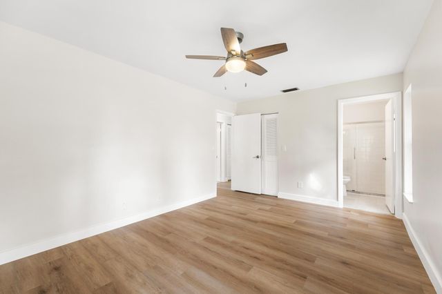 7281 N Pine Park Dr N, Lake Worth, FL 33467