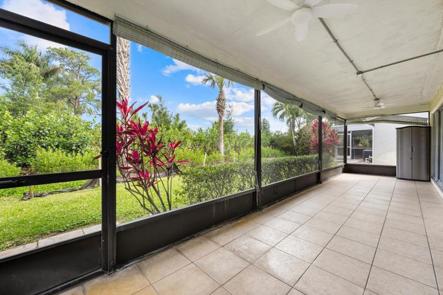 7281 N Pine Park Dr N, Lake Worth, FL 33467