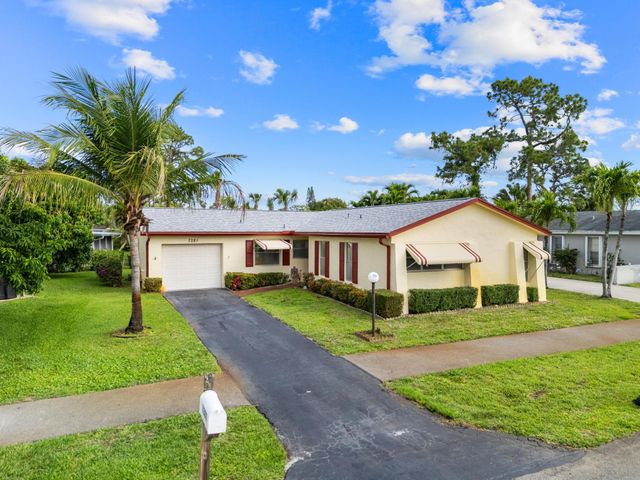 7281 N Pine Park Dr N, Lake Worth, FL 33467