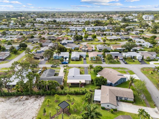7281 N Pine Park Dr N, Lake Worth, FL 33467