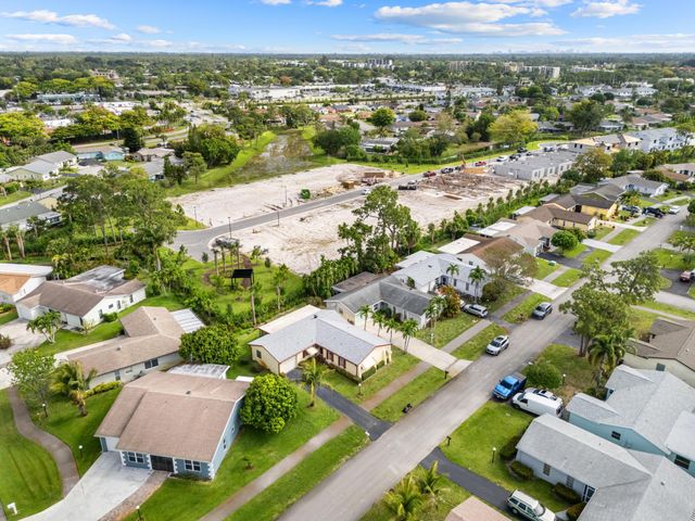 7281 N Pine Park Dr N, Lake Worth, FL 33467