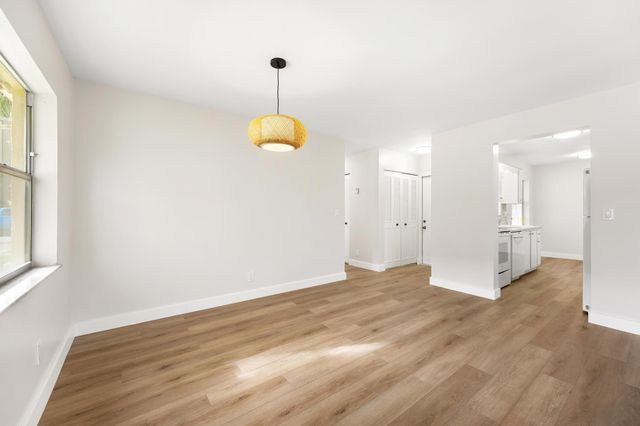 7281 N Pine Park Dr N, Lake Worth, FL 33467