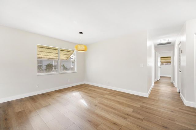 7281 N Pine Park Dr N, Lake Worth, FL 33467