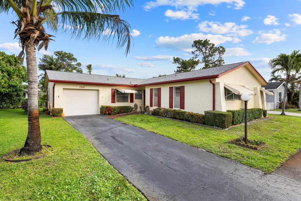 7281 N Pine Park Dr N, Lake Worth, FL 33467