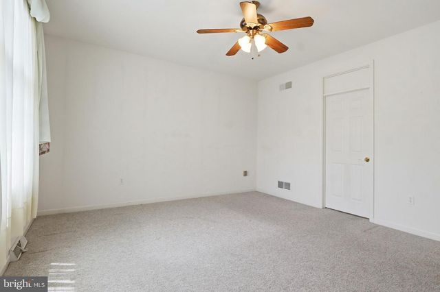 1456 WHEATFIELD DR, York, PA 17408