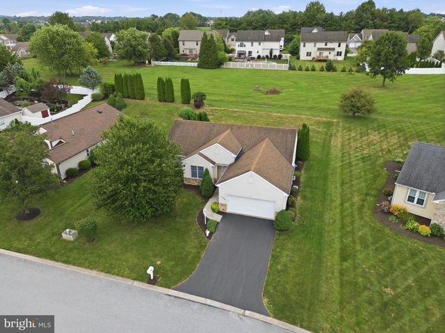 1456 WHEATFIELD DR, York, PA 17408