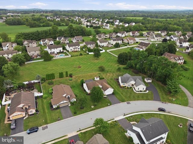 1456 WHEATFIELD DR, York, PA 17408
