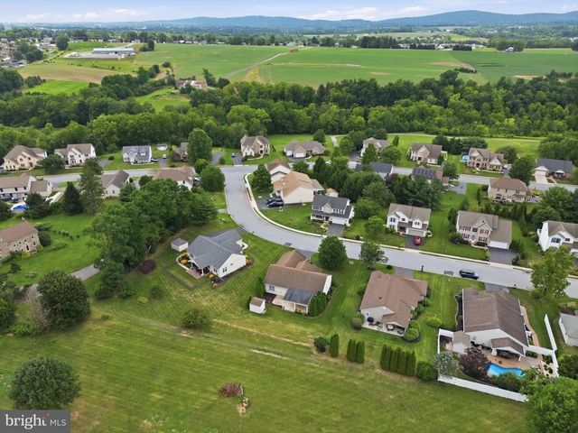 1456 WHEATFIELD DR, York, PA 17408