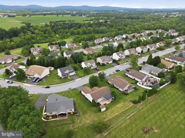 1456 WHEATFIELD DR, York, PA 17408