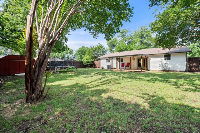 5900 Plum Street, Watauga, TX 76148