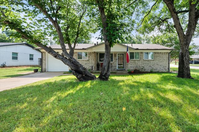 5900 Plum Street, Watauga, TX 76148