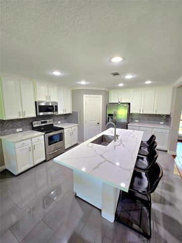 18354 Deerview Lane, New Ulm, TX 78950