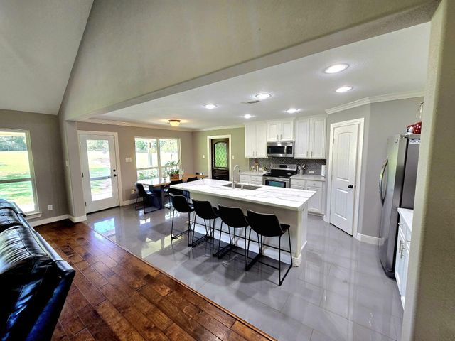 18354 Deerview Lane, New Ulm, TX 78950