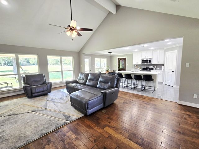 18354 Deerview Lane, New Ulm, TX 78950