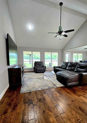 18354 Deerview Lane, New Ulm, TX 78950