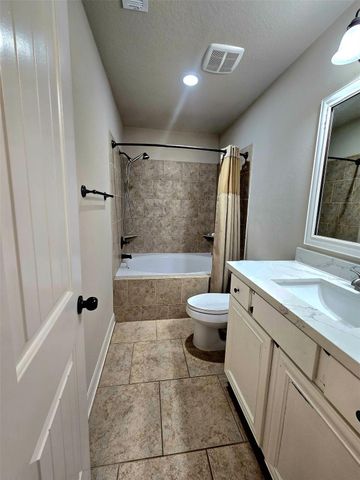 18354 Deerview Lane, New Ulm, TX 78950