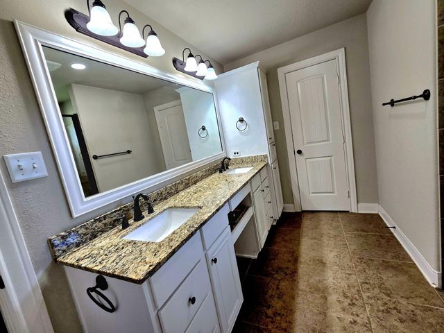 18354 Deerview Lane, New Ulm, TX 78950