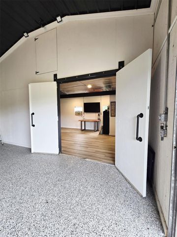 18354 Deerview Lane, New Ulm, TX 78950