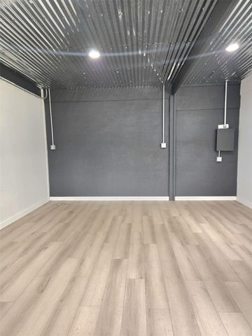 18354 Deerview Lane, New Ulm, TX 78950