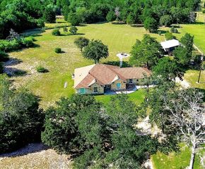 18354 Deerview Lane, New Ulm, TX 78950