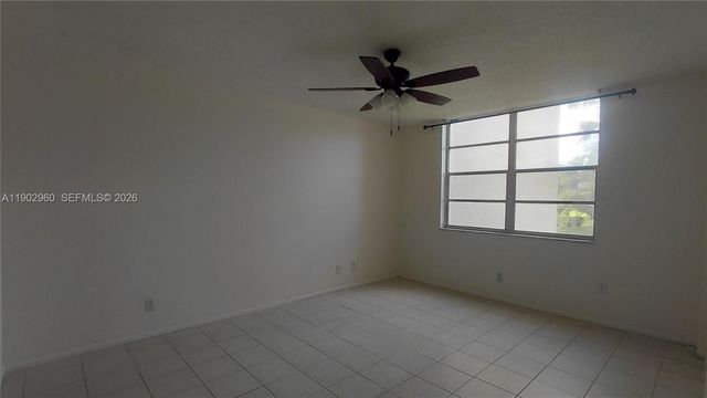9470 Poinciana Place 202, Davie, FL 33324