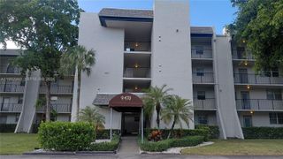 9470 Poinciana Place 202, Davie, FL 33324