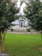 824 CONSTELLATION DR, Great Falls, VA 22066