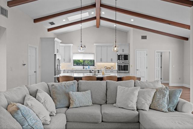 60 SAND LAKE PLACE, Eustis, FL 32726