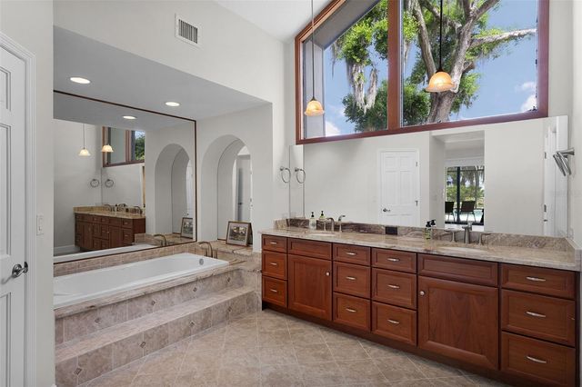 60 SAND LAKE PLACE, Eustis, FL 32726